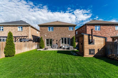 Photo 37 at 15 Lowry Court, Edgehill Drive, Barrie