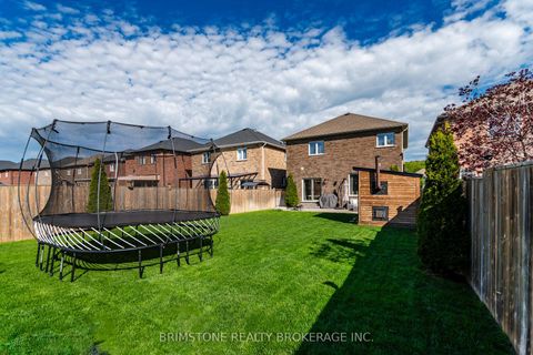 Photo 38 at 15 Lowry Court, Edgehill Drive, Barrie