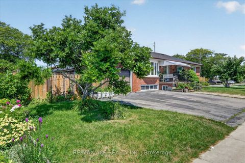 Photo 2 at 60 Chillery Avenue, Eglinton East, Toronto