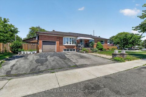 Photo 3 at 60 Chillery Avenue, Eglinton East, Toronto