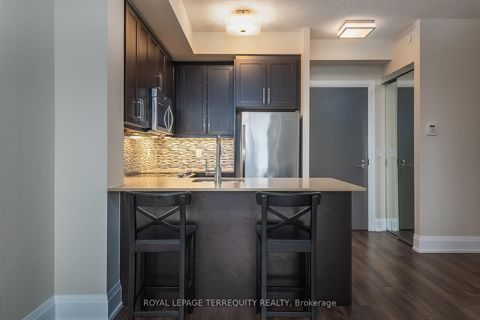 Photo 3 at 911 - 1 Old Mill Drive, Swansea, Toronto