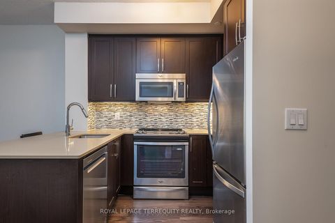 Photo 4 at 911 - 1 Old Mill Drive, Swansea, Toronto