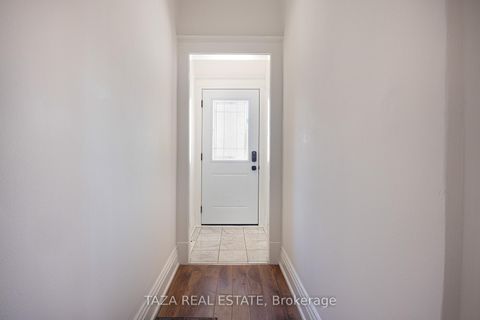 Photo 15 at 46 Euclid Avenue, Bellwoods, Toronto