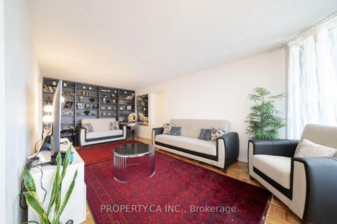 Photo 2 at 303 - 75 Graydon Hall Drive, Donalda, Toronto