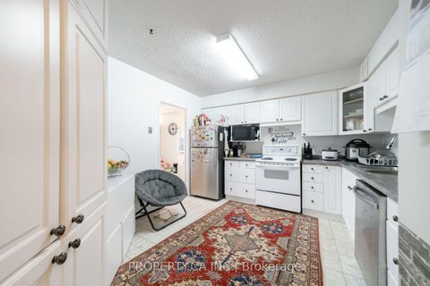 Photo 5 at 303 - 75 Graydon Hall Drive, Donalda, Toronto