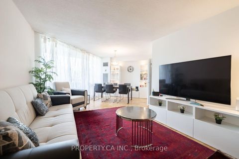 Photo 11 at 303 - 75 Graydon Hall Drive, Donalda, Toronto