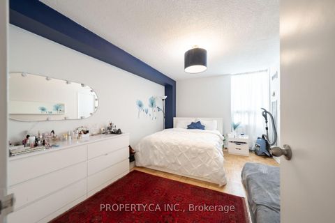 Photo 13 at 303 - 75 Graydon Hall Drive, Donalda, Toronto