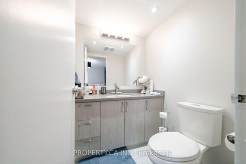 Photo 15 at 303 - 75 Graydon Hall Drive, Donalda, Toronto