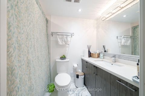 Photo 20 at 303 - 75 Graydon Hall Drive, Donalda, Toronto