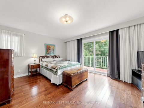 Photo 8 at 41 Burnview Crescent, Woburn, Toronto