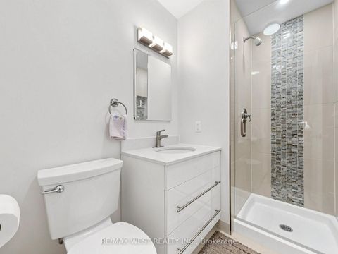 Photo 9 at 41 Burnview Crescent, Woburn, Toronto