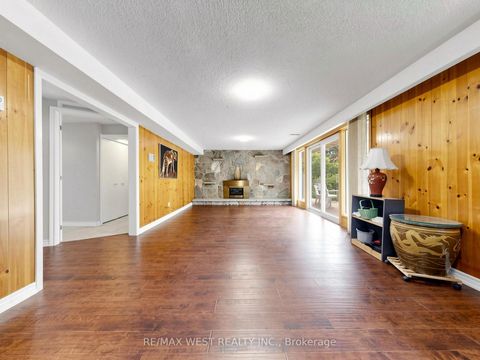 Photo 14 at 41 Burnview Crescent, Woburn, Toronto