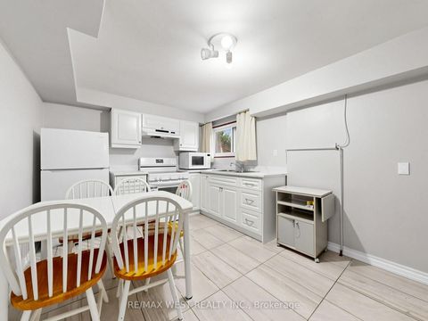 Photo 16 at 41 Burnview Crescent, Woburn, Toronto