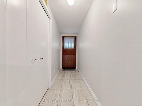 Photo 21 at 41 Burnview Crescent, Woburn, Toronto