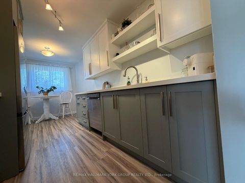 Photo 7 at 689 Sunnypoint Drive, Leslie Valley, Newmarket