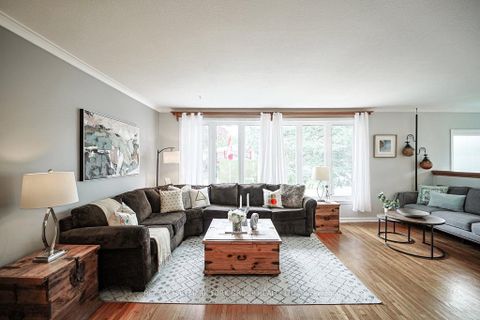 Photo 10 at 689 Sunnypoint Drive, Leslie Valley, Newmarket