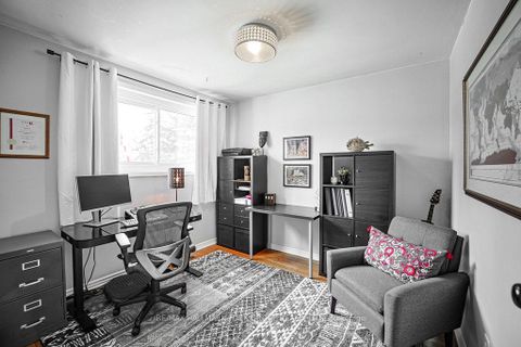 Photo 13 at 689 Sunnypoint Drive, Leslie Valley, Newmarket