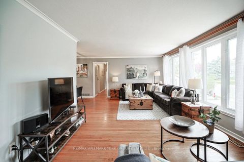 Photo 15 at 689 Sunnypoint Drive, Leslie Valley, Newmarket