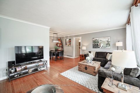 Photo 21 at 689 Sunnypoint Drive, Leslie Valley, Newmarket