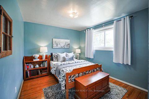 Photo 27 at 689 Sunnypoint Drive, Leslie Valley, Newmarket
