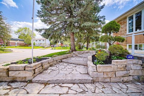 Photo 33 at 689 Sunnypoint Drive, Leslie Valley, Newmarket