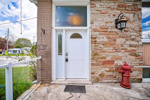 Photo 35 at 689 Sunnypoint Drive, Leslie Valley, Newmarket