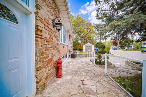 Photo 36 at 689 Sunnypoint Drive, Leslie Valley, Newmarket