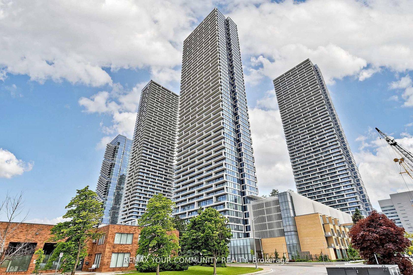 1503 - 898 Portage Parkway, Vaughan Corporate Centre, Vaughan photo number 2