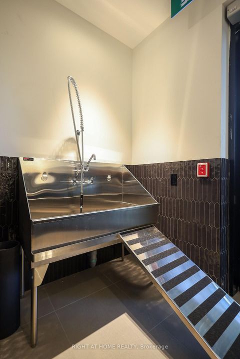 Photo 26 at 525 - 285 Dufferin Street, South Parkdale, Toronto