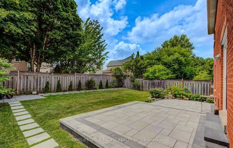 Photo 2 at 101 Clarendon Drive, Bayview Hill, Richmond Hill