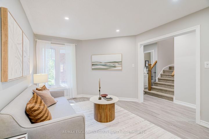 Photo 4 at 1190 Windgrove Square, Liverpool, Pickering