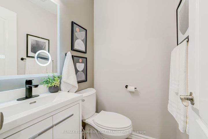 Photo 11 at 1190 Windgrove Square, Liverpool, Pickering