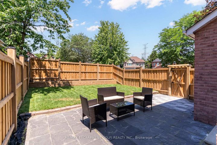 Photo 23 at 1190 Windgrove Square, Liverpool, Pickering