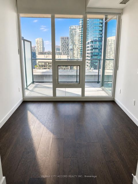Photo 2 at 3 Concord City Place Way, Waterfront Communities C1, Toronto