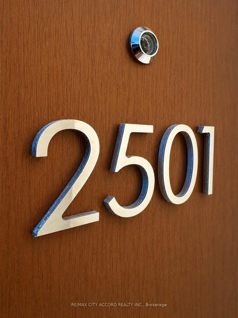 Photo 4 at 3 Concord City Place Way, Waterfront Communities C1, Toronto