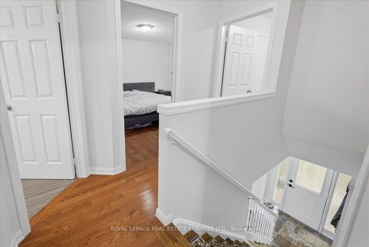 Photo 8 at 5185 Bunton Crescent, Orchard, Burlington
