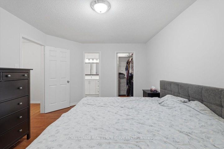 Photo 9 at 5185 Bunton Crescent, Orchard, Burlington