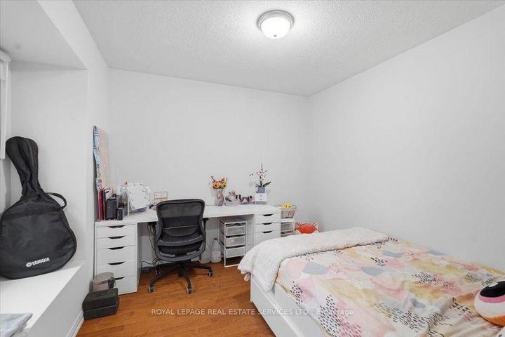 Photo 10 at 5185 Bunton Crescent, Orchard, Burlington