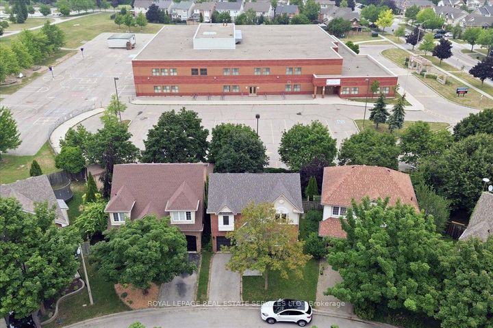 Photo 20 at 5185 Bunton Crescent, Orchard, Burlington