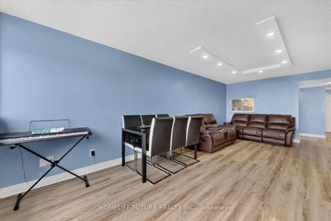 Photo 11 at 708 - 2460 Eglinton Avenue E, Eglinton East, Toronto