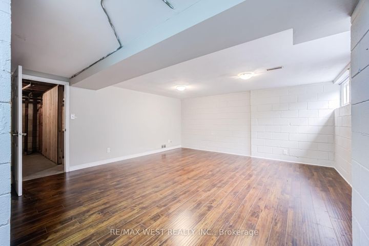 Photo 15 at 3226 - 3226 The Credit Woodlands, Erindale, Mississauga