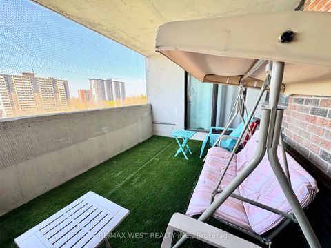 Photo 12 at 801 - 3380 Eglinton Avenue E, Scarborough Village, Toronto