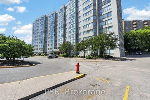 Photo 3 at 806 - 270 Davis Drive, Central Newmarket, Newmarket