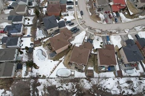 Photo 5 at 43 Carley Crescent, Painswick South, Barrie