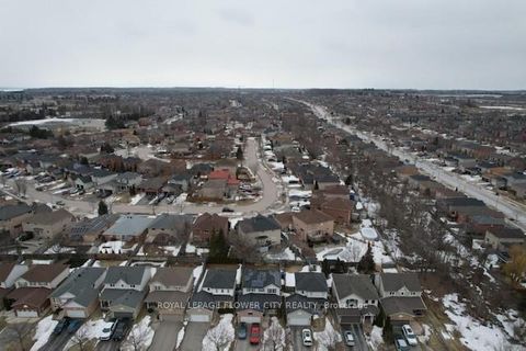 Photo 7 at 43 Carley Crescent, Painswick South, Barrie