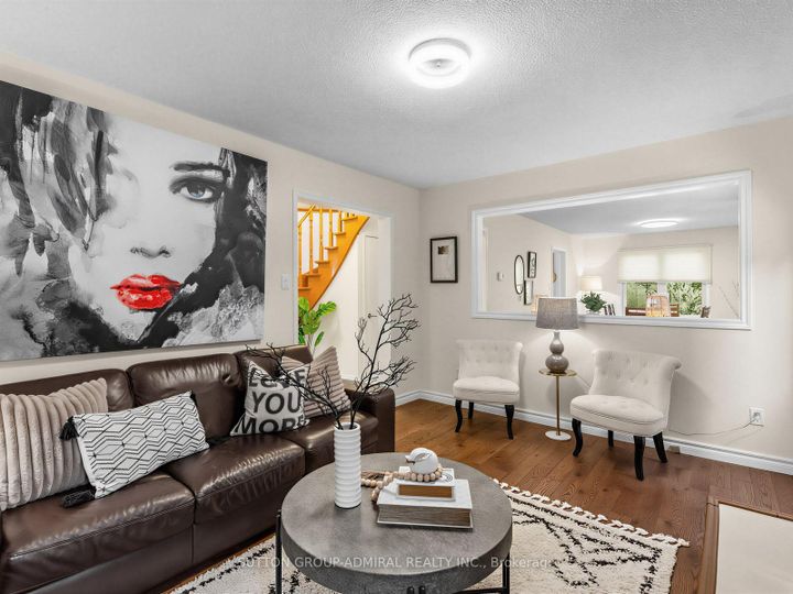 Photo 5 at 59 Marita Place, Glen Shields, Vaughan