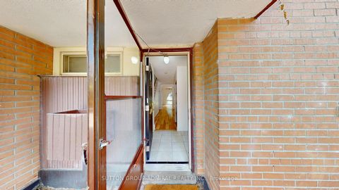 Photo 3 at 73 - 6 Esterbrooke Avenue, Don Valley Village, Toronto