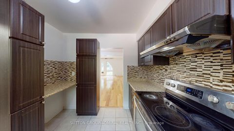 Photo 8 at 73 - 6 Esterbrooke Avenue, Don Valley Village, Toronto