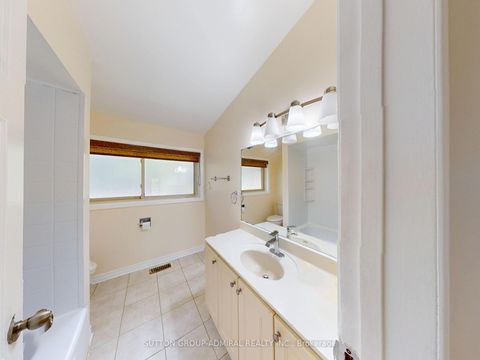 Photo 32 at 73 - 6 Esterbrooke Avenue, Don Valley Village, Toronto