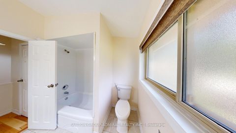 Photo 33 at 73 - 6 Esterbrooke Avenue, Don Valley Village, Toronto
